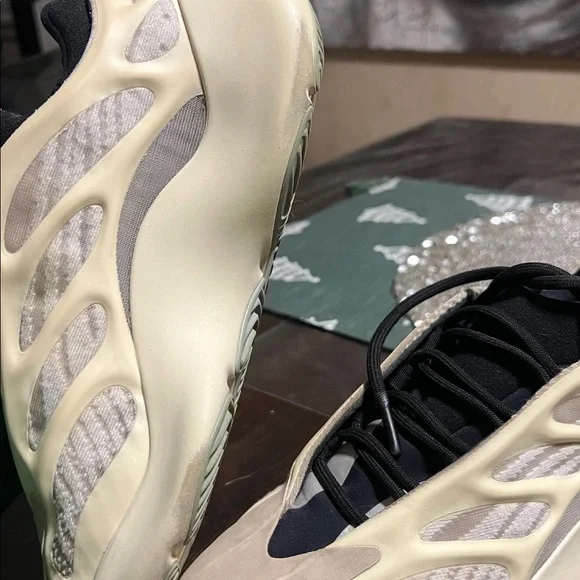 Adidas YEEZY 700 V3 Azael Black Mens Size 8 /Womens size 9 FW4980 - Picture 13 of 16